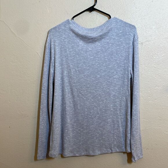 Maurices 24/7 Cozy V Neck Long Sleeve Tee Gray size Small NWT - Picture 2 of 9